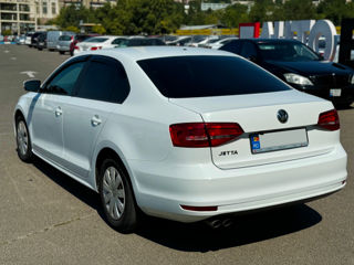 Volkswagen Jetta foto 8