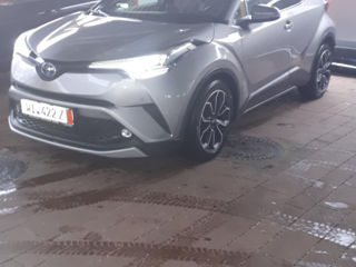 Toyota C-HR foto 4