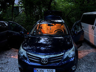 Toyota Avensis foto 5