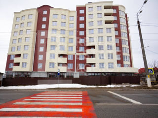 Apartament cu 3 camere, 81 m², Centru, Ialoveni