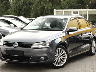 Volkswagen Jetta foto 1