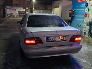 Mercedes E-Class foto 3