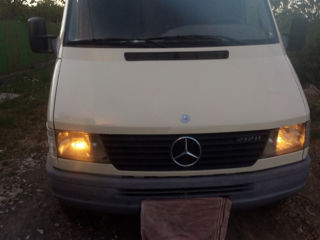 Mercedes Sprinter 212