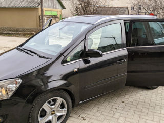 Opel Zafira foto 2