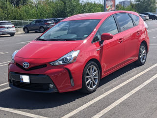 Toyota Prius v