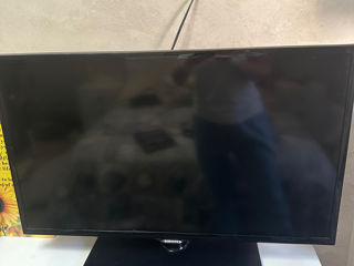 Vând televizor Samsung Led diagonala 82 cm