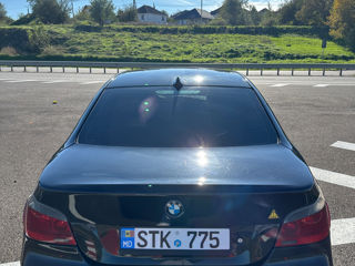 BMW 5 Series foto 3