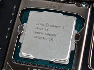 Intel i3-10100 [UHD Graphics 630] Tray