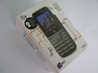Мобильный телефон c- 3 sim.новый в упаковке. foto 3