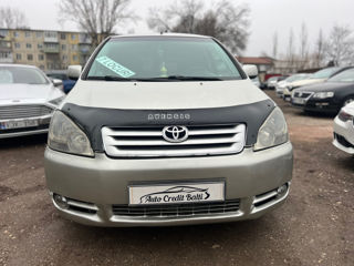 Toyota Avensis Verso foto 4