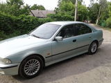 BMW 5 Series foto 2