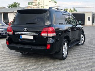 Toyota Land Cruiser foto 3