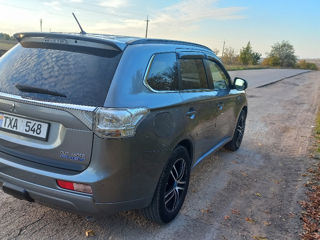 Mitsubishi Outlander foto 5