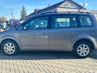 Volkswagen Touran foto 5