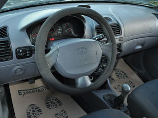 Hyundai Accent foto 11