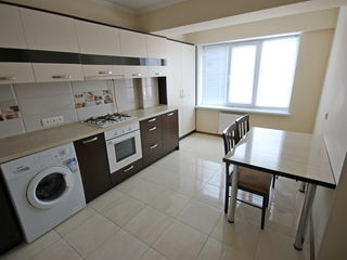 Chirie! Apartament cu 2 odăi! Botanica, str. Sarmizegetusa, euroreparație! foto 1