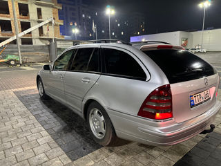 Mercedes C-Class foto 8