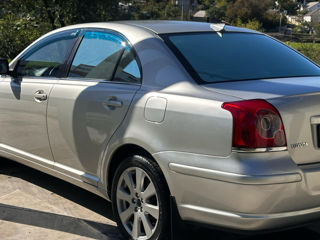 Toyota Avensis foto 3