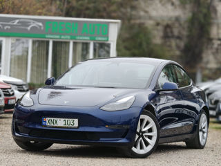 Tesla Model 3 foto 2