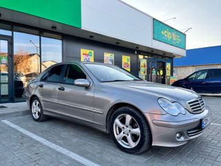 Mercedes C-Class foto 4