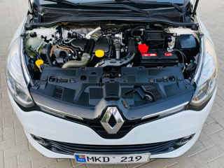 Renault Clio foto 10