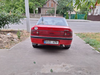 Mazda 323 foto 3