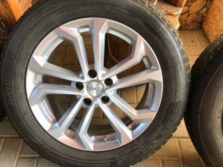 Toyota RAV4, 225/60 R18 foto 4