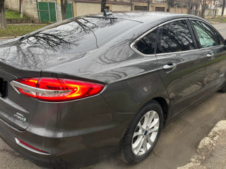 Ford Fusion foto 4