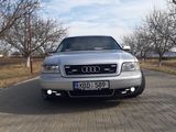 Audi A8 foto 4