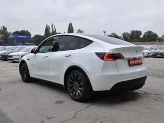 Tesla Model Y foto 7