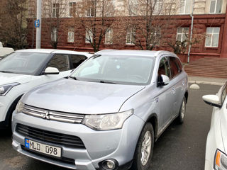 Mitsubishi Outlander foto 2