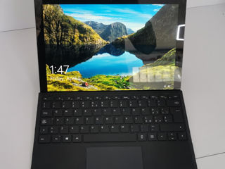 Microsoft  Surface Pro (5th Gen)