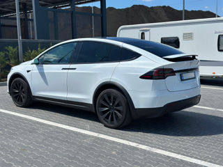 Tesla Model X foto 8