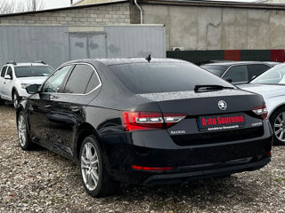 Skoda Superb foto 4