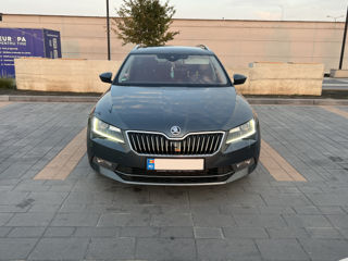 Skoda Superb foto 2