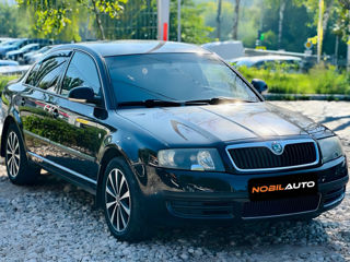 Skoda Superb foto 2