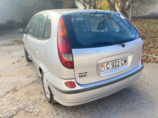 Nissan Almera Tino foto 2