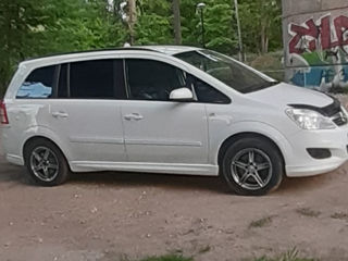 Opel Zafira foto 4