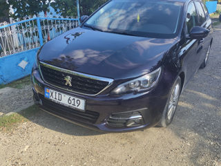 Peugeot 308 foto 1