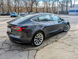 Tesla Model 3 foto 3