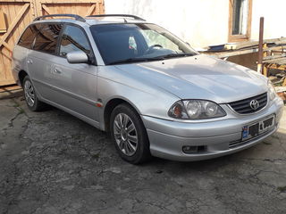 avensis foto 1