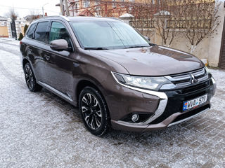 Mitsubishi Outlander foto 3