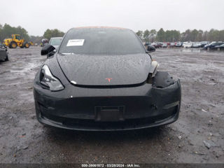 Tesla Model 3 foto 2