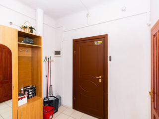 Apartament cu 2 camere, 200 m², Centru, Chișinău foto 4