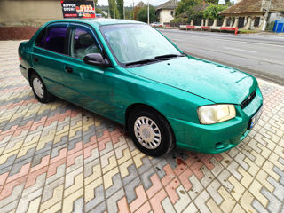 Hyundai Accent foto 2