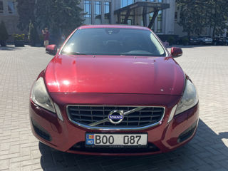 Volvo S60 foto 2