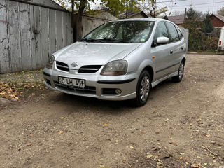 Nissan Almera Tino