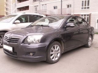 Toyota Avensis foto 2