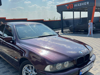 BMW 5 Series foto 3