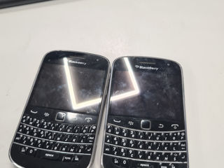 2 blackberry 9900. 400 lei pentru ambele.